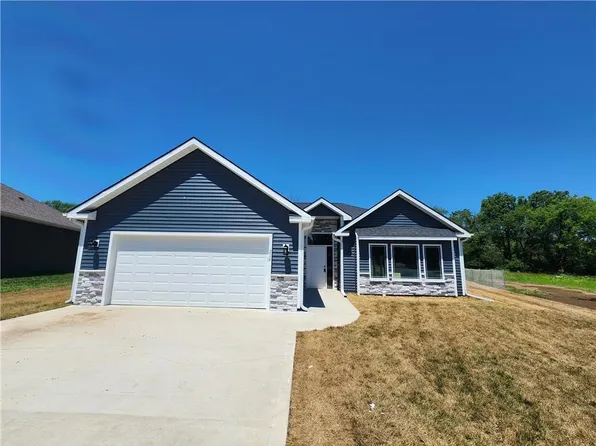 203 E Harlequin Dr, Adrian, MO 64720
