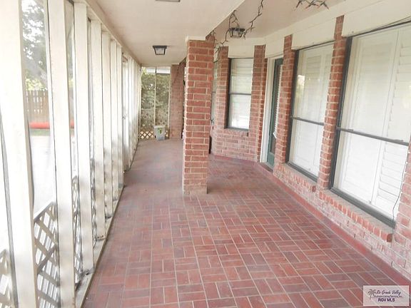 3rd image of 4693 Lakeway Dr