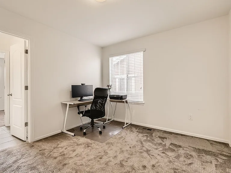 14960 Chicago St — Photo 30