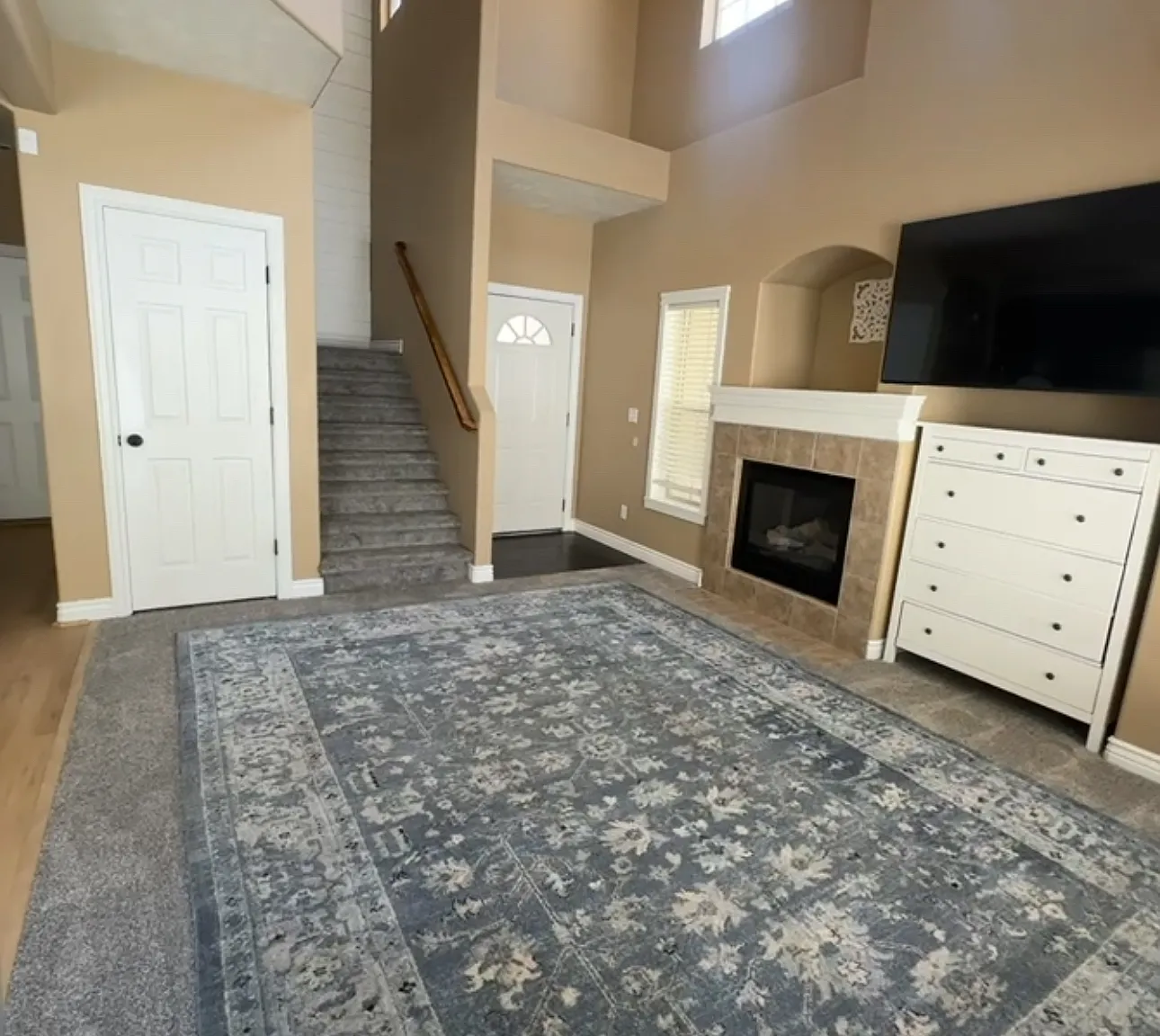 3 bed, 2.5 bath, 1457 sqft, $2,400 — Photo 2
