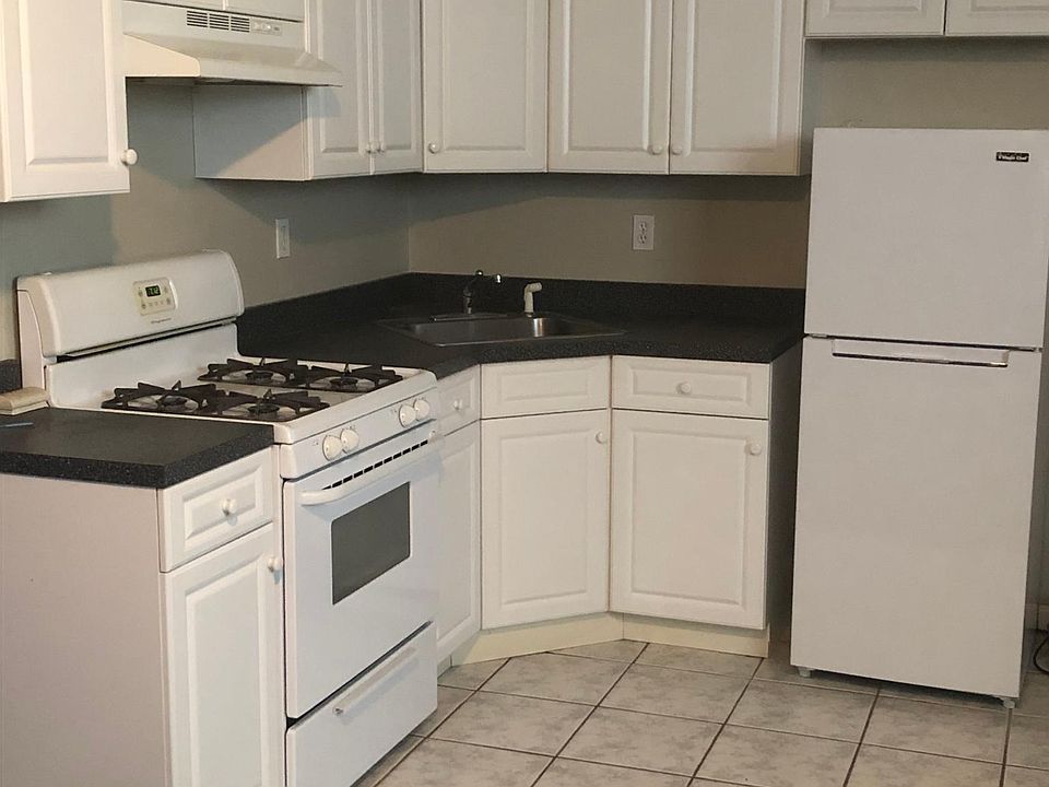 1st image of 479 Carlton Blvd Floor Basement