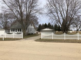 419 7th Ave, Erie, IL 61250