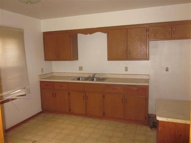 2nd image of 7307 W Florist Ave
