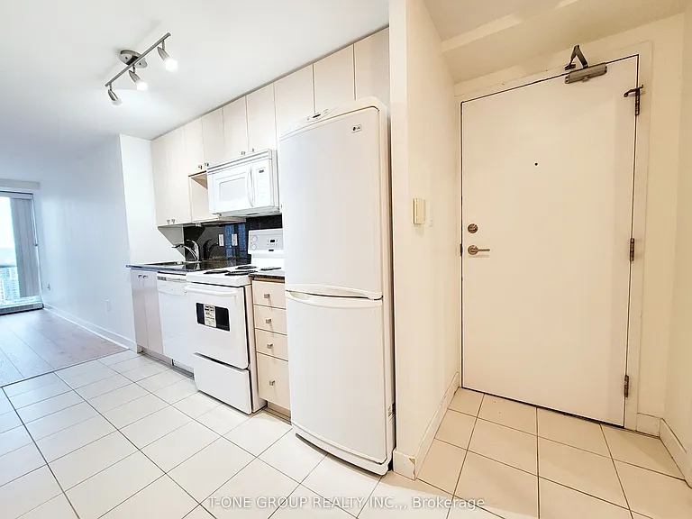 11 Brunel Ct #3905 — Photo 4