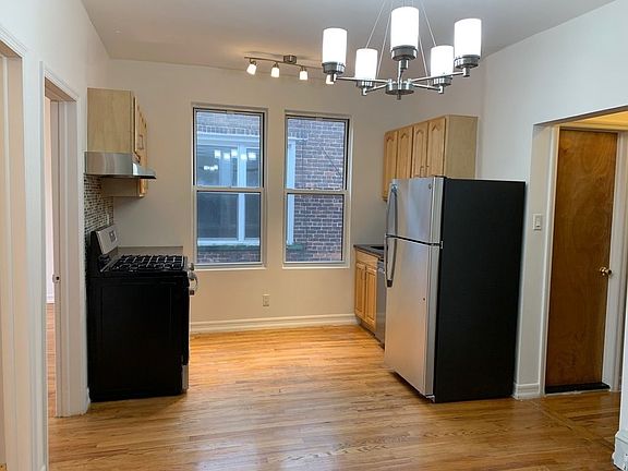 3rd image of 25-40 Steinway St #3F