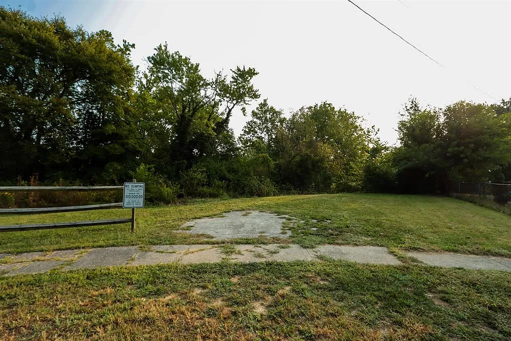 2690 Topeka St photo 1
