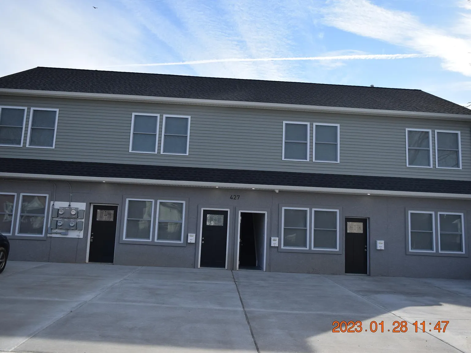 427 Salem Ave — Photo 1