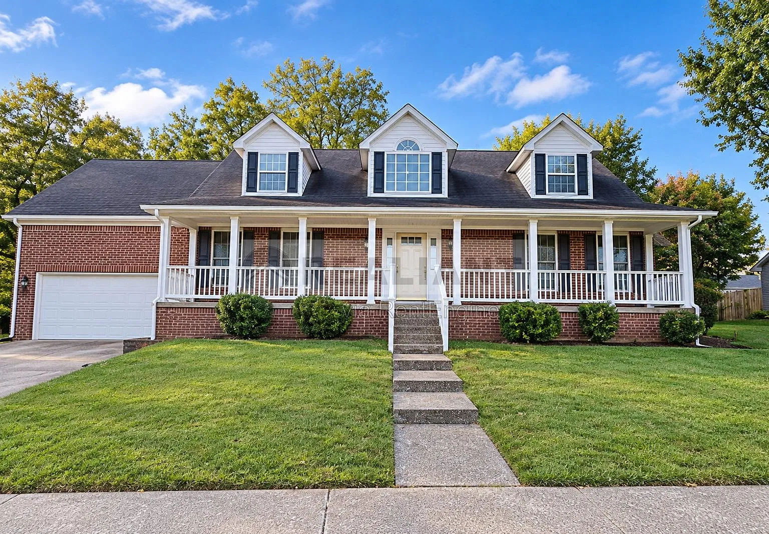 3 bed, 3.0 bath, 2100 sqft, $2,300 — Photo 1