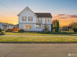 1212 3rd St, Cosmopolis, WA 98537