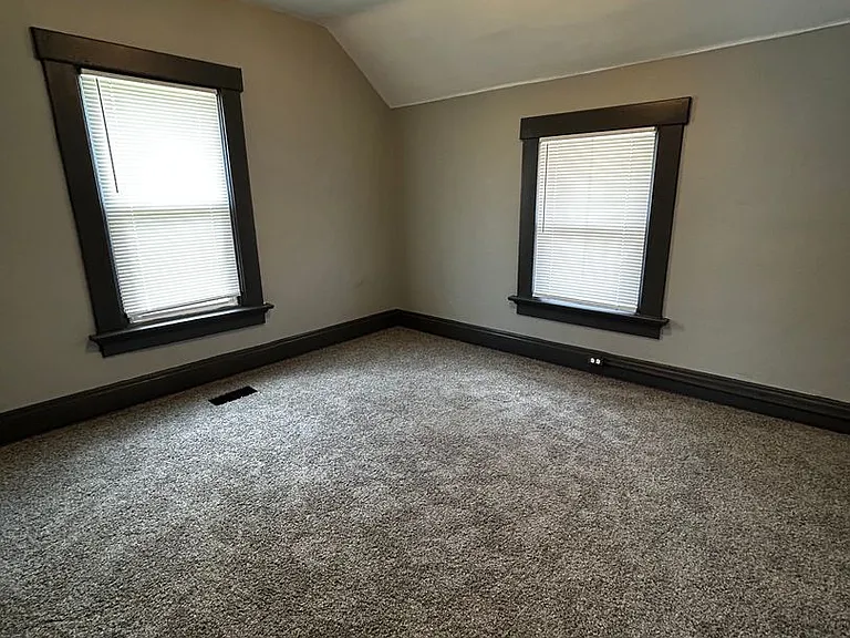 315 Parkwood Ave — Photo 17