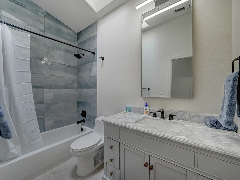 820 E Mountain Sage Dr — Photo 18