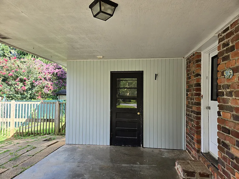 645 Forest Ridge Dr SE — Photo 2