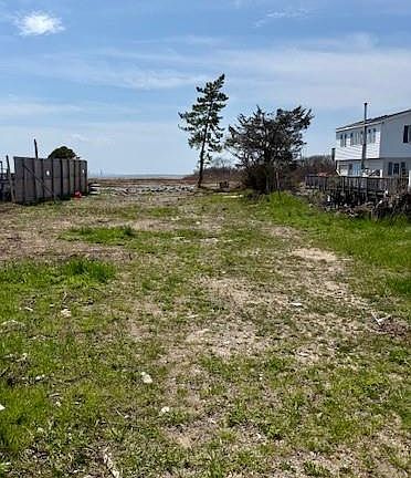 4th image of 403 Cross Bay Boulevard