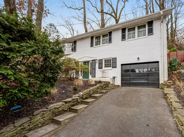 3710 Lorcom Ln, Arlington, VA 22207