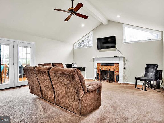 4th image of 486 Kenora Dr