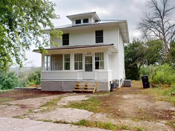 315 S 10th St, Cherokee, IA 51012