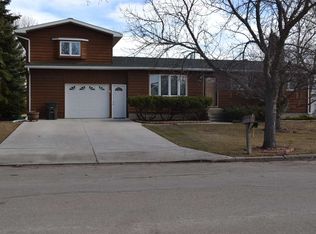629 Oakshore Rd, Bottineau, ND 58318