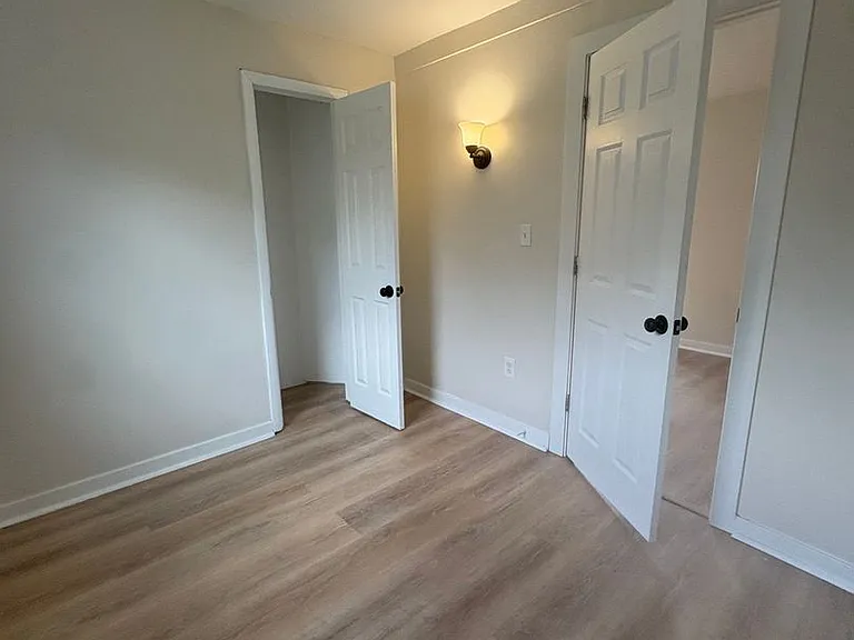 8 Hill St — Photo 9