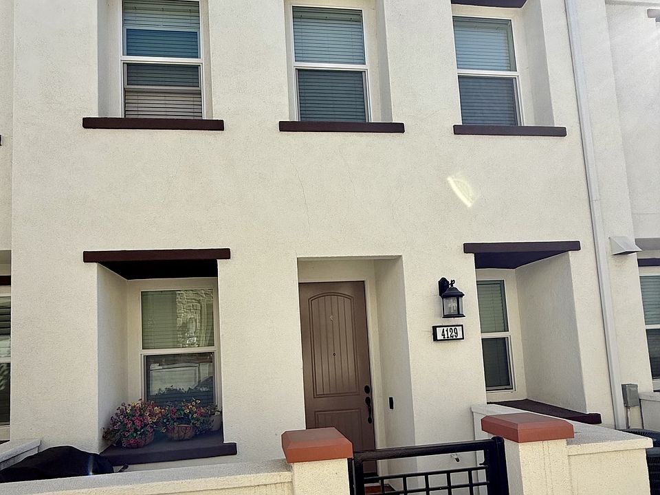1st image of 4129 Calle Arbol #1