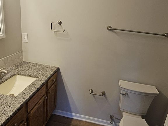 4th image of 9395 Old Plainfield Rd #18