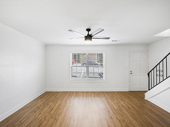 2nd image of 24 Villa Ct SE