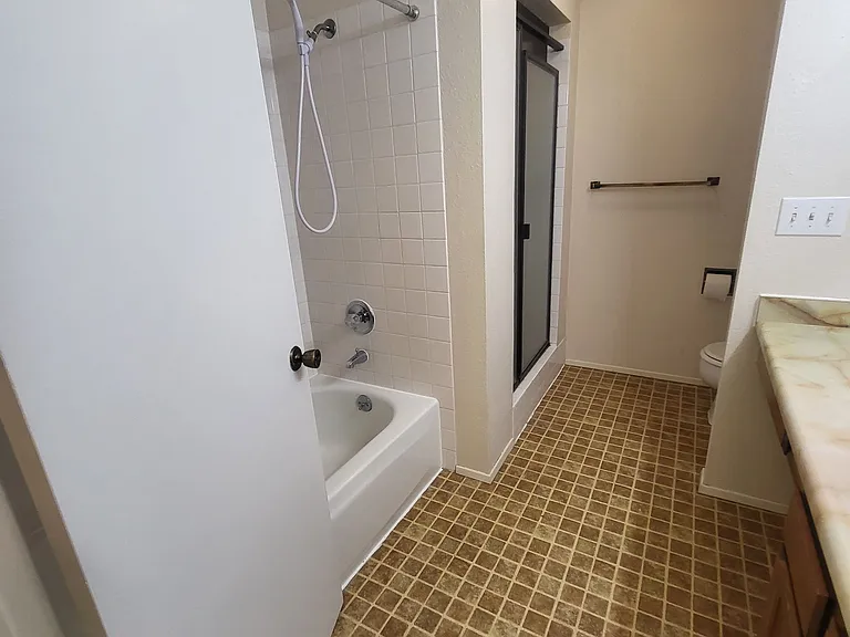 928 Blue Heron Ave NE — Photo 2
