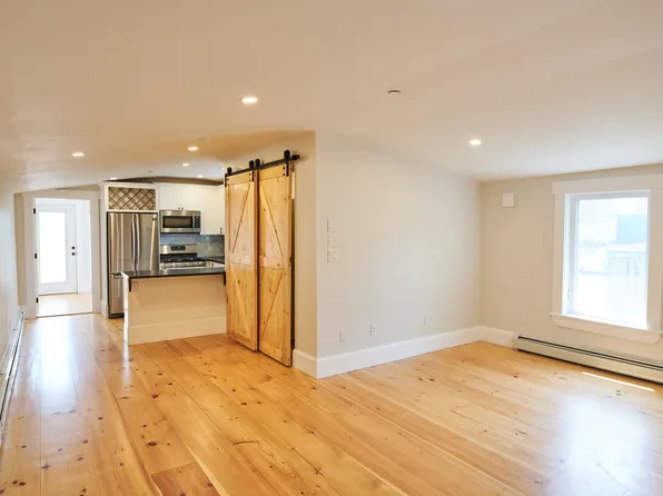 142 Newbury St #3, Portland, ME 04101