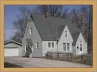1st image of 903 E Orchard St