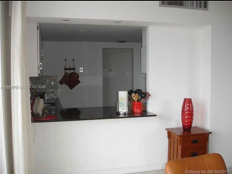11111 Biscayne Blvd #7E — Photo 15