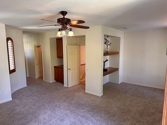 3rd image of 26900 Carmelita Dr