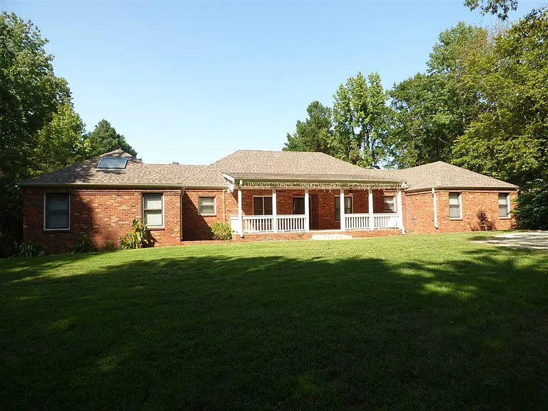 7188 Pleasant Ridge Rd — Photo 1