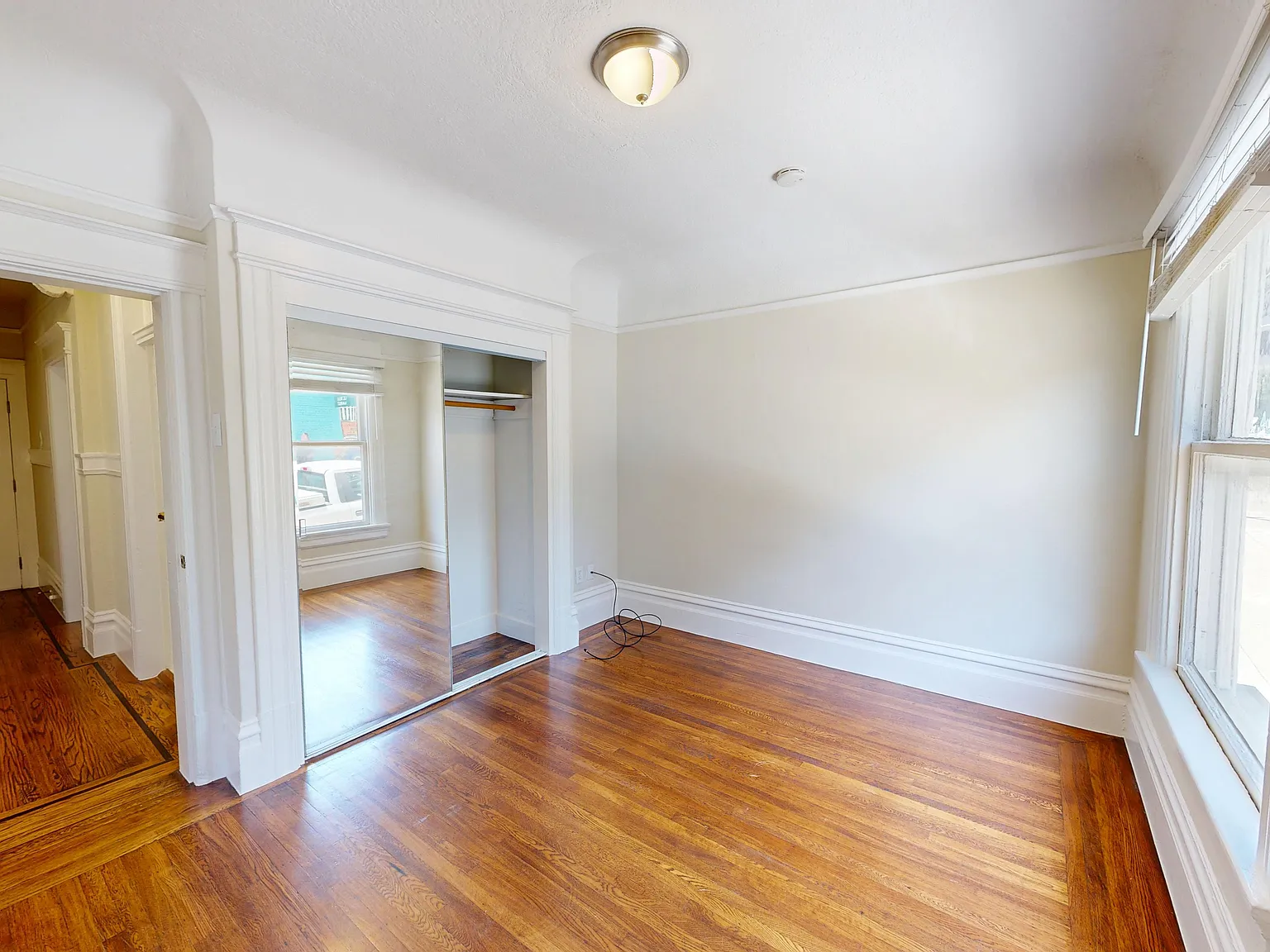1301 Leavenworth Street — Photo 4