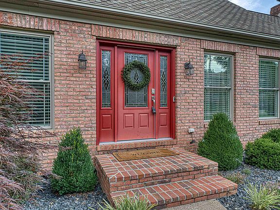 3rd image of 507 Berry Ct