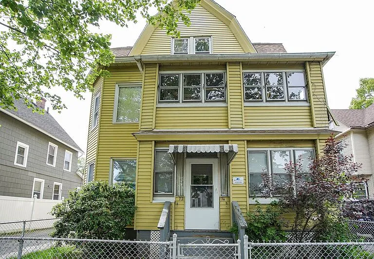 74 Crystal Ave #3 — Photo 1