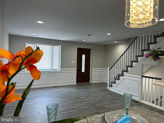 4th image of 7434 Malvern Ave