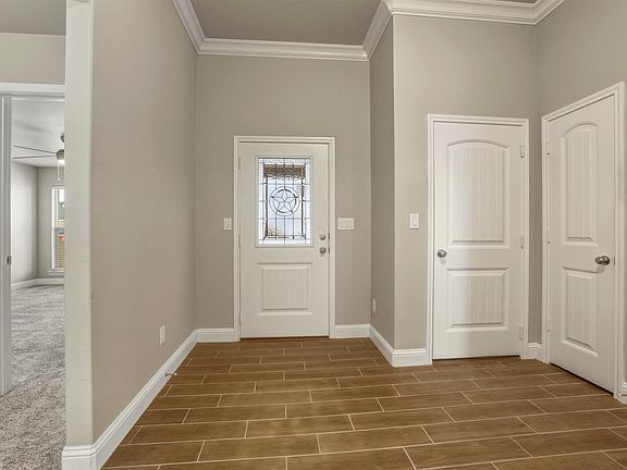 4th image of 13329 Vernon Ave