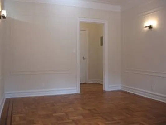 Sold by Douglas Elliman | media 21