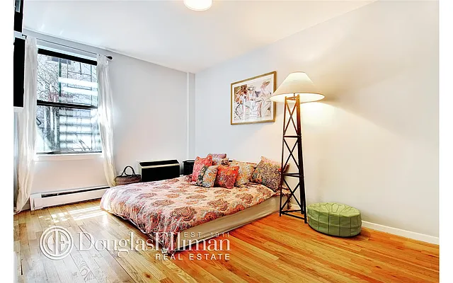 Rented by Douglas Elliman | media 4