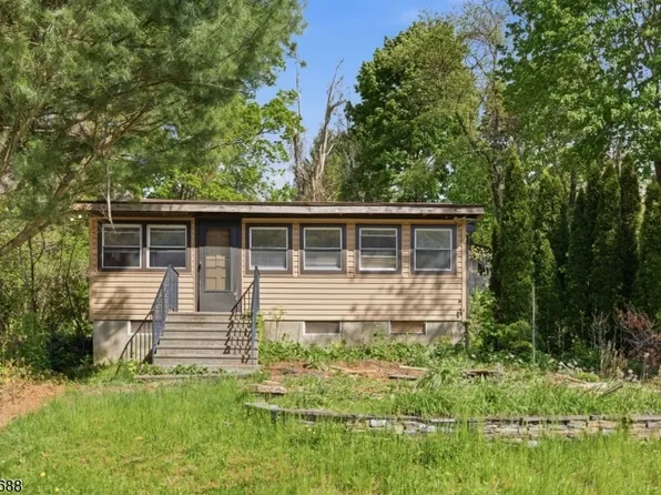 39 Fernwood Ave, Hardyston Twp., NJ 07460