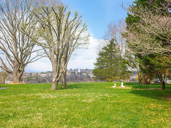 5th image of 708 Valley View Ave