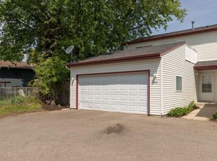 923 40th St NW, Rochester, MN 55901
