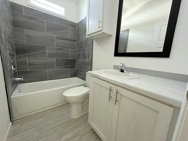 5644 Woodford St #5644E — Photo 3
