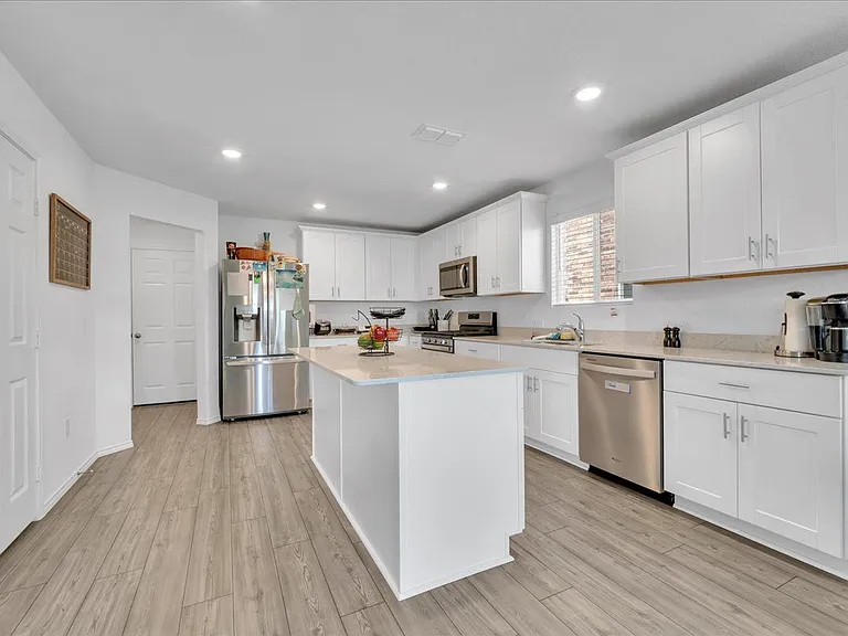 14152 Calderwood St — Photo 4