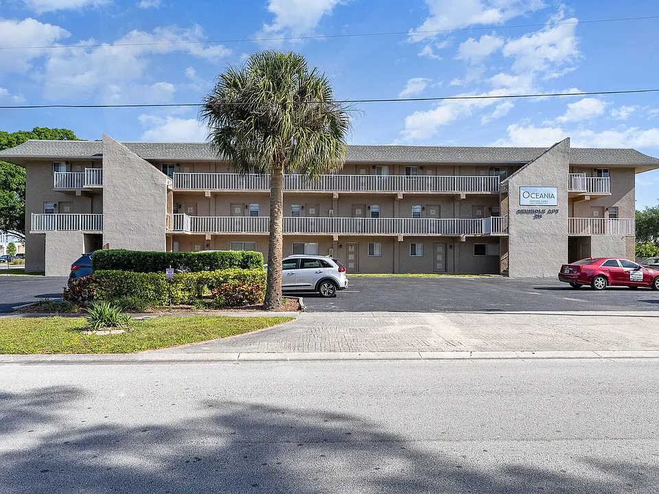 204 W Seminole Ave