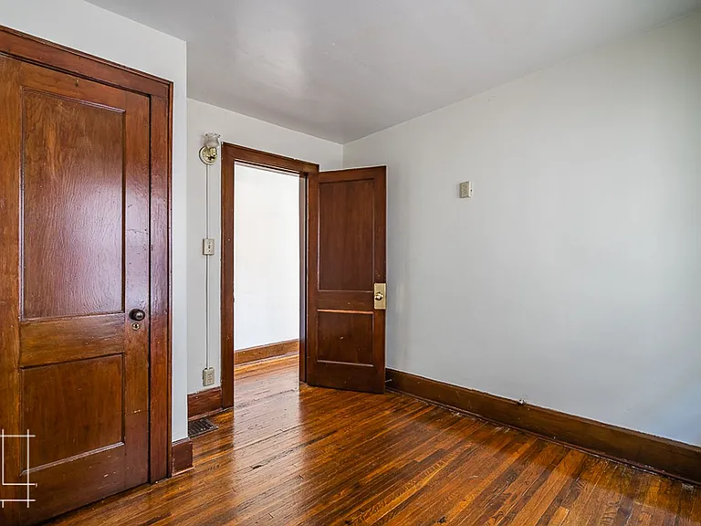 1448 Summit St — Photo 29