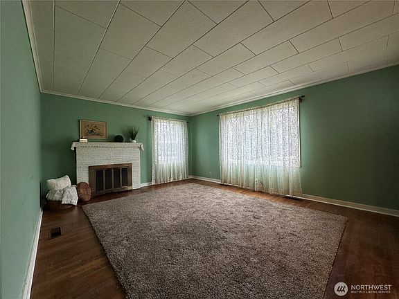 5th image of 615 E Spruce