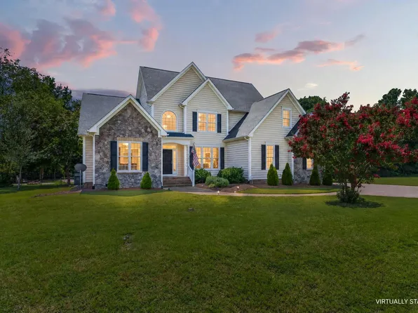 65 Powell Dr, Smithfield, NC 27577
