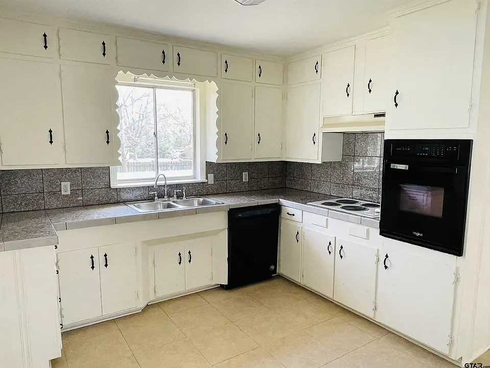 Building Photo - 3210 S Donnybrook Ave
