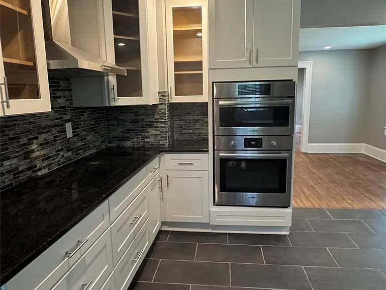 3001 Wesley Ave — Photo 10