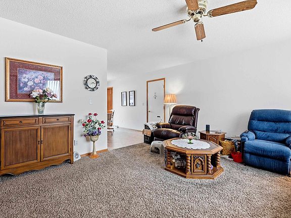 4th image of 4944 Long View Dr